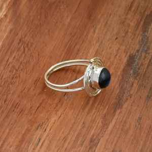 Anillo de doble banda de labradorita natural hecho a mano de 10mm en joyería artesanal de plata para aniversarios, bodas y fiestas, tamaños 5 a 12 - Product Image 3