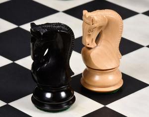 Ensemble d'échecs Premium Old Russian Zagreb Staunton 3.8 King en bois d'ébène et de buis naturel à prix abordable - Product Image 2