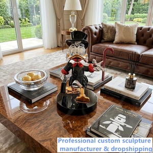Estatua de Scrooge McDuck Cromada, Escultura de Lujo en Resina Estilo Pop Art, Pato Rojo Cromado con Bastón, Decoración de Alta Gama para Hogar u Oficina - Product Image 2