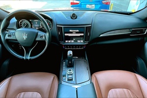 Maserati Levante GT 2023, 3.0L, Tracción en las Cuatro Ruedas, V6, 24V, GDI, DOHC, Twin Turbo, Automático, Gasolina, SUV/Crossover - Product Image 5