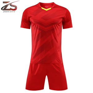 Uniforme de fútbol al por mayor, camiseta de fútbol personalizada, equipo de poliéster, entrenamiento, ropa deportiva transpirable, fabricado en Pakistán - Product Image 5