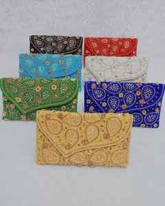 กระเป๋าแบบมีฝาปิดหนังงูแท้สำหรับผู้หญิงหรูหราพร้อมสายรัดทำมือประดับด้วยคริสตัลพลอยเทียมลูกปัดและตัวล็อค - Product Image 1