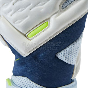 Guantes de portero medianos personalizados Diseña tus guantes de portero Guantes de portero de buena calidad - Product Image 4
