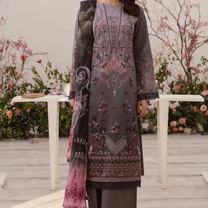 ชุดเดรสผู้หญิงแบบเรียบง่ายสไตล์ปากีสถานและอินเดีย ลายเฮนน่าสีเดียว สามารถปรับแต่งขนาด วัสดุผ้า และดีไซน์ได้ - Product Image 1