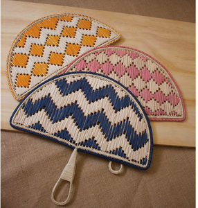 NOUVELLE COLLECTION Décoration de maison Matériau naturel Éventails muraux colorés fabriqués à la main au Vietnam - Product Image 5