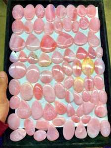 Vente en gros cabochon en opale rose collier pendentif en pierre de cristal naturel pour femmes fabrication de bijoux en pierres précieuses polies - Product Image 5