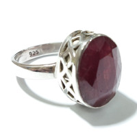 Bague de déclaration de luxe faite à la main en argent sterling 925 avec rubis naturel, sertie en collet, forme ovale facettée, pour femme