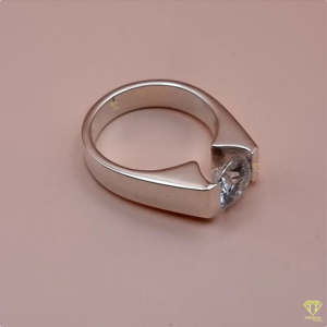 Trois pierres élégante bague de mariage ovale Cadillac coupe Moissanite bague de fiançailles broche parfait anniversaire cadeau d'anniversaire pour elle - Product Image 4