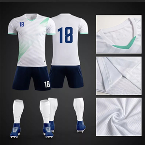 Uniforme de ballon de football avec logo personnalisé de haute qualité vêtements d'équipe en gros maillot de football personnalisé - Product Image 3