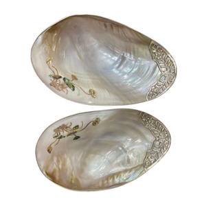 Grand bol en nacre de pêche - Plaque décorative en coquille de conque avec bordure argentée - Décoration d'intérieur de luxe pour maison de plage - Product Image 1