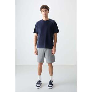 T-shirt basique pour homme Air Jones, bleu marine, 100% coton, coupe ample, col rond texturé épais et doux, pour un usage décontracté - Product Image 2