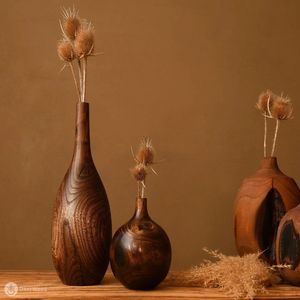 Jarrón de madera tallado tradicional, ideal para flores de colores, encantadores macetas para la decoración festiva del hogar. - Product Image 1