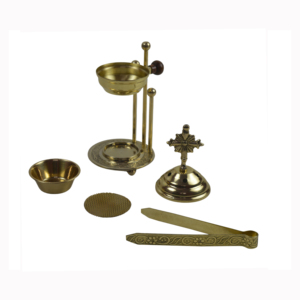 Nouveau design de brûleur d'encens en métal pour la décoration de table avec finition dorée - Product Image 1