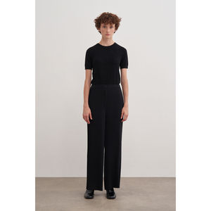 Jupe-pantalon élastiquée à taille haute et jambes larges, noire - Product Image 1