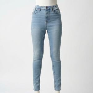 Jeans en denim classique décontracté respirant pour femmes, de haute qualité, coupe droite, pour toutes les occasions, pantalon élégant et tendance de qualité supérieure - Product Image 1