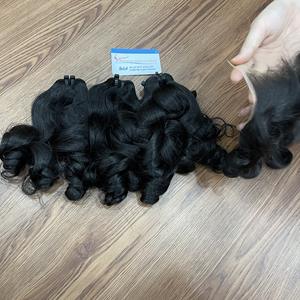 Articles chauds Extensions de cheveux bouncy Curl Extensions de cheveux humains vietnamiens crus Double dessiné Pas d'enchevêtrement Pas de perte Prix de gros - Product Image 2