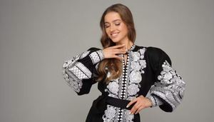 ผู้ผลิตเสื้อผ้าสตรีปี 2026 ชุดเดรสยาวสไตล์โบฮีเมียนสำหรับฤดูใบไม้ร่วง ชุดเดรสยาวลำลองปักลายปักลายดอกไม้ คอวี พิมพ์ลายดอกไม้ สไตล์ยูเครน - Product Image 2