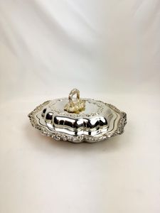 Plat de service en acier inoxydable poli de qualité supérieure offrant une brillance exceptionnelle, adapté aux mariages et aux banquets - Product Image 3