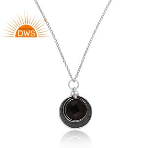 Collar con Colgante de Plata de Ley Oxidada con Piedra Lunar Arcoíris y Ónix Negro, Joyería Personalizada de Fabricante - Product Image 1