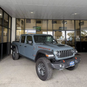 Jeep Gladiator Mojave 2025 Usado con Paquete para Clima Frío - Product Image 1