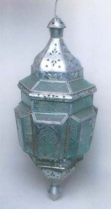 Juego de 2 Faroles Metálicos con Forma Personalizada, Portavelas de Diseño Hecho a Mano con Acabado Antiguo - Product Image 4