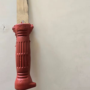 Faucille/couteau de récolte de palmier à huile de qualité industrielle, lame de 13 pouces, manche en plastique/bois, finition polie, couleurs rouge/bleu/brun, Shree - Product Image 1