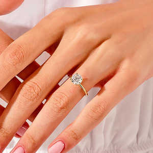 Anillo de compromiso y boda con diamante cultivado en laboratorio de corte redondo de 1.50 quilates en oro de 14 quilates, estilo clásico nupcial - Product Image 4