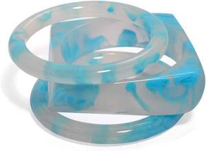 Bracelet en résine unique pour femmes, bijoux faits à la main modernes avec couleur et logo personnalisables, motif en spirale par Artizon Studio - Product Image 4