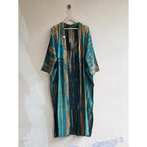 Robe longue en crêpe de soie style bohème avec poches - Kimono tie-dye pour festival, taille unique, vêtement d'intérieur écoresponsable - Product Image 2