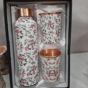Botella de bebida floral ecológica de cobre a prueba de fugas de ágata impresa con tamaño y color personalizables y aspecto elegante - Product Image 1