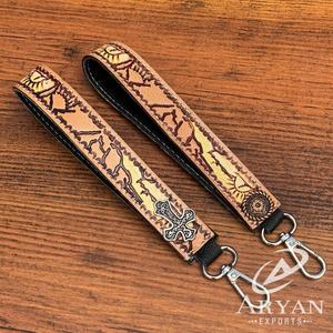 Bracelet Concho en cuir repoussé à la main tendance de luxe pour les porte-clés en cuir de vachette occidental des femmes pour les clés de voiture lanière en cuir véritable - Product Image 1