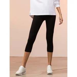 Leggings 3/4 personnalisés pour femmes pour l'équipement et les accessoires d'athlétisme - Product Image 1