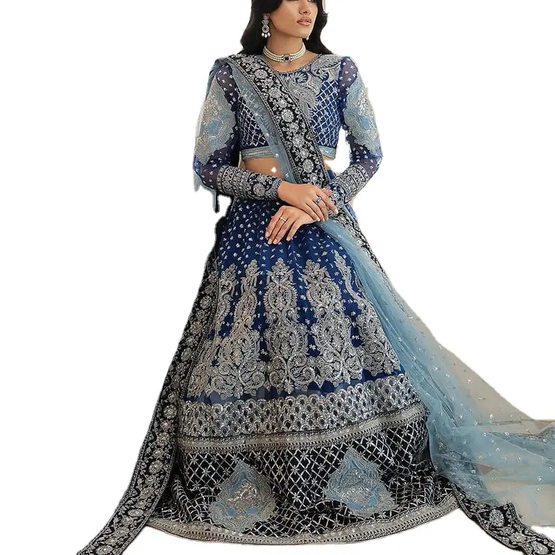 パキスタンの服と刺繍されたスタイルを含むすべての季節のための最高の花嫁のドレスとパーティーウェアのコレクション