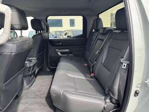 2023 Precio Económico tTu-ndraaaaaaa SR5 Cabina Doble 4WD - Product Image 6