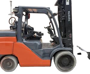 Offre exclusive aux enchères pour chariots élévateurs à pneus coussinés 8FGC70U 2019, capacité de maintien de 15 500 lb - Product Image 1