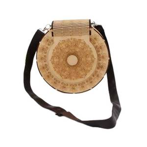 Pochette Vintage en Bois avec Sunburst Sculpture Artisan Sculpté avec Finition Brillante - Product Image 6