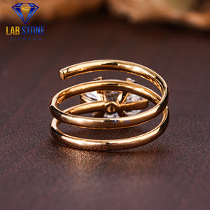 Lab-Stone 2.52 TDW Bague en or jaune avec diamant taillé ovale Couleur EF-VS à couper le souffle - Product Image 4