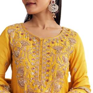 Traje amarillo Ombre Kurta Palazzo con Zardosi y lentejuelas Trabajo Venta al por mayor Mujeres Ropa étnica OEM Fábrica de ropa Proveedor a granel - Product Image 3