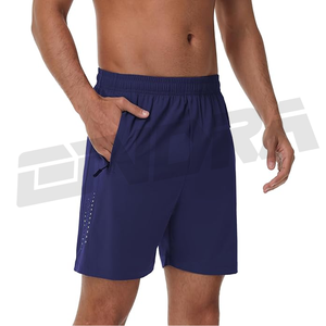 Manténgase fresco y muévase libre con pantalones cortos deportivos para hombre de 5 pulgadas construidos con tecnología de secado rápido tela ultraligera perfecta para correr en el gimnasio - Product Image 3