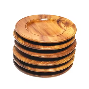 Plato de madera artesanal elegante vajilla sostenible de Crescent Crafts - Product Image 1