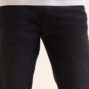 กางเกงยีนส์ผู้ชายสไตล์พรีเมียมสตรีท  พร้อมโลโก้สั่งทำพิเศษและดีไซน์ทำสีซีดแบบ Distressed ยี่ห้อดัง - Product Image 2