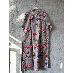 Kimono Ligero de Algodón con Estampado Floral, Perfecto como Pareo para Trajes de Baño - Product Image 5