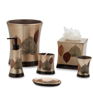 Juego de baño de bronce rústico con detalles texturizados en relieve, una colección elegante con un borde decorativo, disponible al por mayor - Product Image 3