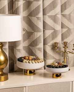 Bol en métal chocolaté de style royal 2026 avec des sculptures détaillées pour les intérieurs de maisons de luxe et l'utilisation sur table festive - Product Image 1