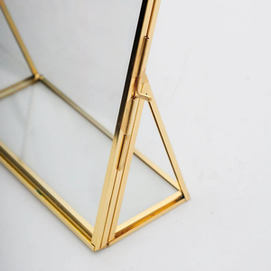 El mejor precio al por mayor en vidrio transparente, borde de latón, portafotos, marcos de fotos, diseño único, Decoración de mesa, joyeros - Product Image 4