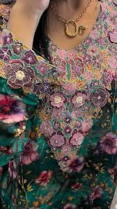 Jalabiya longue brodée à la main pour femmes, tenue traditionnelle pour les événements culturels - Product Image 4