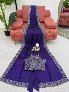 สารีดีไซน์เนอร์พร้อมด้ายปักและรายละเอียดตามลำดับผ้าจิมมี่จูสำหรับปาร์ตี้ฤดูหนาวกับเสื้อ - Product Image 5