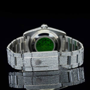 Maravilloso reloj de moissanita con esfera blanca, movimiento automático japonés, números arábigos, reloj de lujo de acero inoxidable - Product Image 2