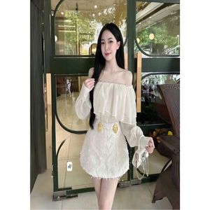 ชุดเสื้อเปิดไหล่และกระโปรงลูกไม้ที่สง่างาม-สไตล์ผู้หญิงเหมาะสำหรับโอกาสพิเศษงานปาร์ตี้และกิจกรรมนอกบ้านสุดชิค - Product Image 4