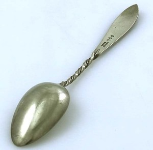 Ensemble de cuillères en acier inoxydable faites à la main avec ensembles de couverts au design unique, parfaites pour une utilisation de table élégante pour le dessert - Product Image 5